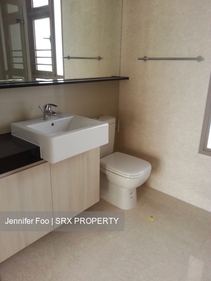 Waterfront Gold (D16), Condominium #309461611